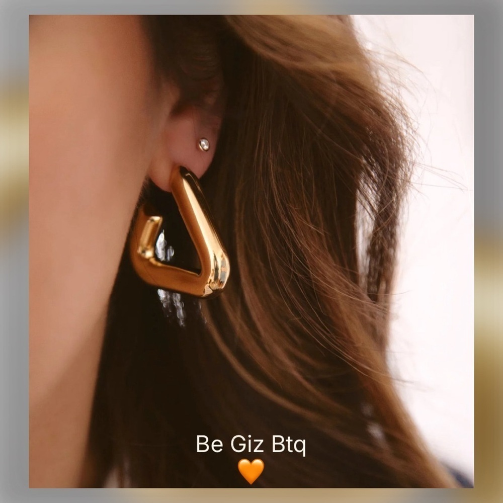 🔥🔥Authentic Designer Earrings At Awesome Prices To Buy Now & Save Price Firm - Picture 4 of 10